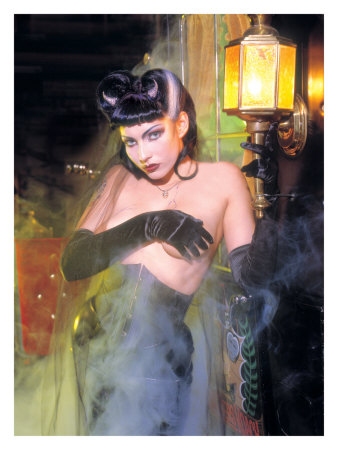 Pin-Up Girl: Munsters Vampiress