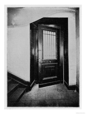 Mona Lisa This Door Opens onto Visconti Courtyard