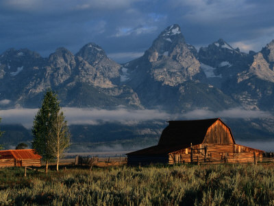 Barn on Mormon Row and the Teton Mountain Range, Grand Teton National Park, USA