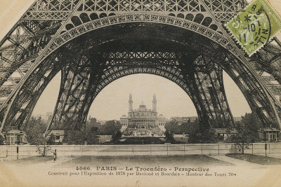 La Base de la Tour Eiffel