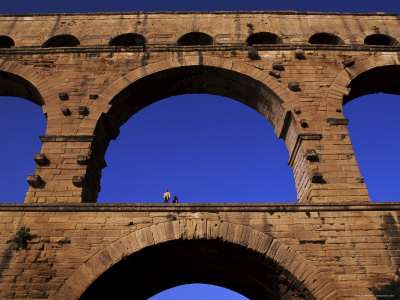 Roman Aqueduct, Pont Du Gard, Near Nimes, Languedoc, France