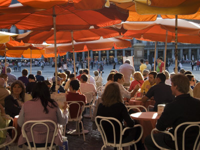 Relaxing on Plaza Mayor, Madrid, Comunidad de Madrid, Spain