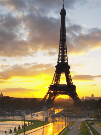Eiffel Tower at Dawn, Place Trocadero Square, Paris, France
