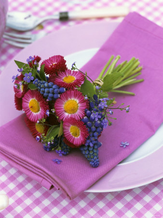 Place-Setting with Spring Posy