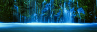 Mossbrae Falls, Sacramento River, Shasta Cascade, Dunsmuir, California, USA