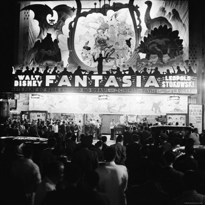 Audiences Gathered Outside Theater For the Brazilian Premiere of Walt Disney