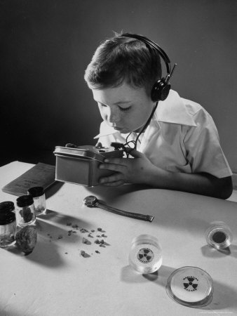 Geiger Counter with Earphones Sensitive Enough to Detect Radioactivity of a Watch
