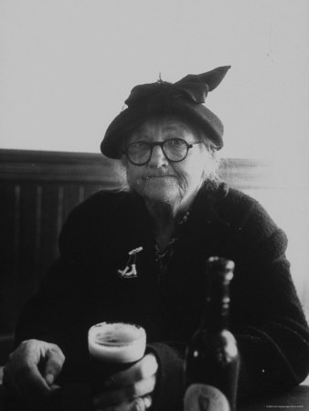 Pub Ladies in Sean O