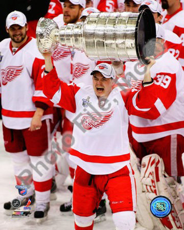 Jiri Hudler with the Stanley Cup, Game 6 of the 2008 NHL Stanley Cup Finals; #36 Poster