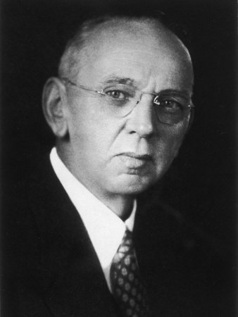 Edgar Cayce American Psychic Healer