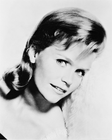 Lee Remick December 14 1935 July 2 1991 was an American actress