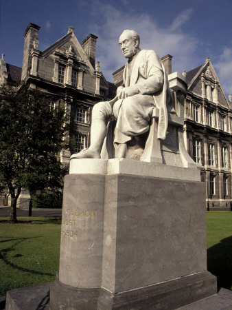 Statue, Trinity College, Dublin, Ireland