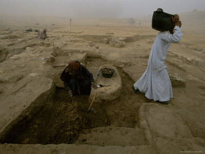Workers Excavate Site of Ancient Pyramid Builders Production Center