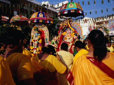Worshippers at the Hindu Deepavali Festival in the Sri Mariamman Temple, Singapore, Singapore