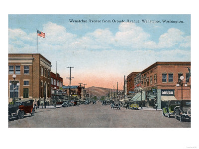 Wenatchee, Washington - Wenatchee Ave View from Orondo Ave