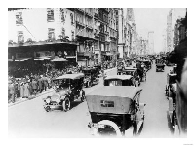 Easter on Fifth Avenue of New York Photograph - New York, NY