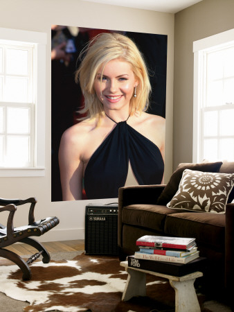 Elisha Cuthbert