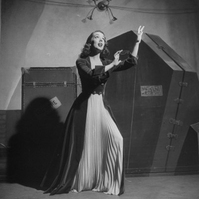 Actress Lisa Kirk Singing in Scene from Kiss Me, Kate