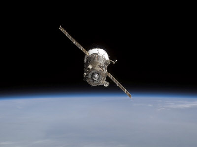 Soyuz TMA-11 Spacecraft Above Earth