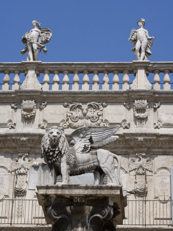 Statue of Winged Venetian Lion in Front of Palazzo Maffei, Verona, Veneto, Italy, Europe