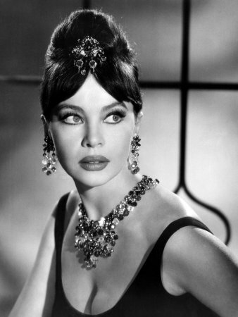Leslie Caron, Late 1950s