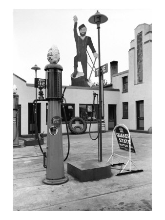 Paul Bunyan Atop Gas Station, Bemidji, Minnesota, September, 1939