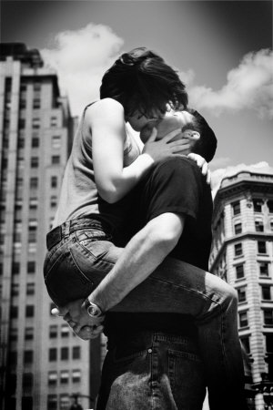 New York Kiss - Buy this poster at AllPosters.com