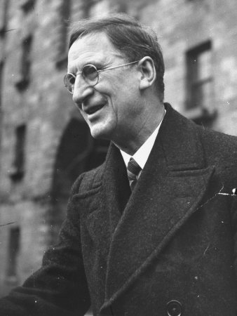 Premier Eamon De Valera, Presenting Commemorative Medals at the Presentation in Collin