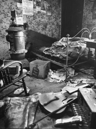 Filthy, Cluttered Bedroom in Alleged Mass Murderer Ed Gein