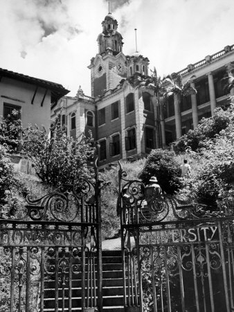 Entrance to Hong Kong University