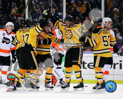 Johnny Boychuk, Mark Recchi, David Krejci,Patrice Bergeron, & Derek Morris Celebrate Recchi