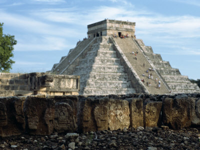 El Castillo, Pyramid Dedicated to the God Kukulcan, Chichen Itza, Yucatan, Mexico