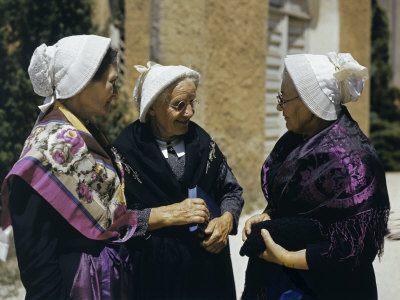 Waldensian Women Wear Old World Clothing