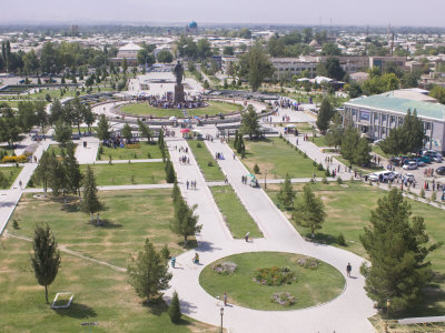 Statue of Timur in Big Square, Shakhrisyabz, Uzbekistan, Central Asia, Asia