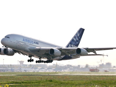 Airbus A380, the World`s Largest Passenger Plane, Takes Off Successfully on its Maiden Flight