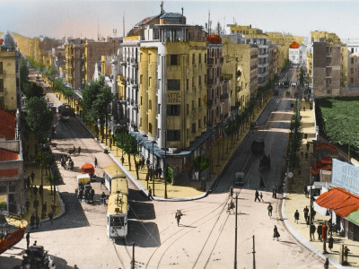 Le Passage (Place Anatole France), the Avenue De Paris and the Avenue Roustan