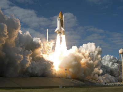 Space Shuttle Atlantis Lifts Off from its Launch Pad at Kennedy Space Center, Florida