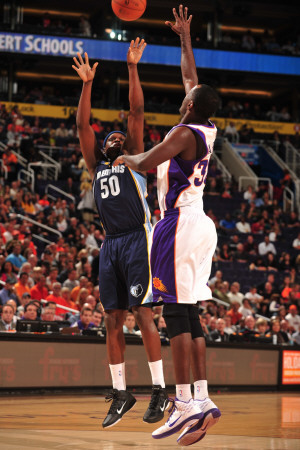Memphis Grizzlies v Phoenix Suns: Zach Randolph and Earl Barron