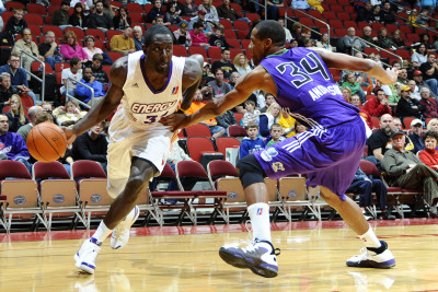 Dakota Wizards v Iowa Energy: Mike Anderson and Michael Haynes
