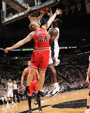 Chicago Bulls v San Antonio Spurs: Antonio McDyess and Brian Scalabrine Poster