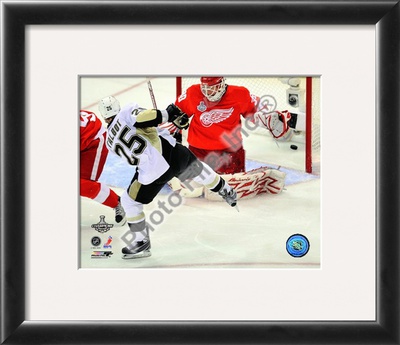 Maxime Talbot Game 7 of the 2008-09 NHL Stanley Cup Finals