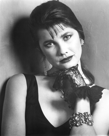 Daphne Zuniga - Modern Girls