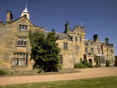 Moated Scotney Castle
