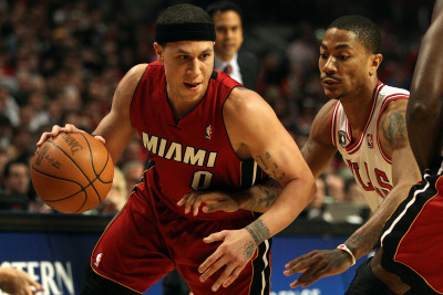 Miami Heat v Chicago Bulls - Game Five, Chicago, IL - MAY 26: Mike Bibby and Derrick Rose