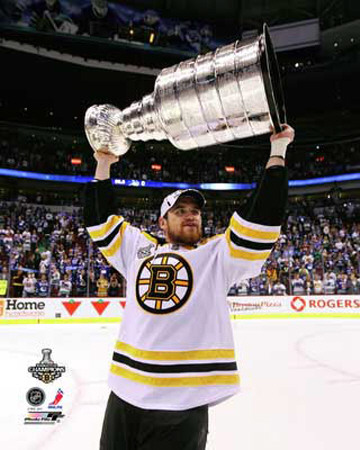 Boston Bruins - Daniel Paille w/ Stanley Cup Poster
