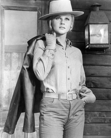 Ann-Margret - The Train Robbers