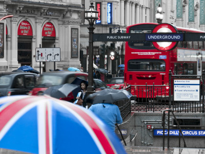 Uk, England, London, Piccadilly Circus, Underground Entrance