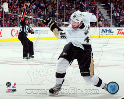Buy James Neal 2011-12 Action at AllPosters.com