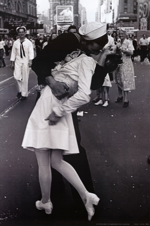 Kissing on VJ Day,