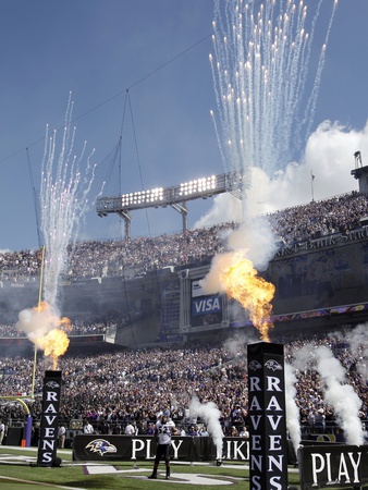 Chiefs Ravens Football: Baltimore, MD - Ray Lewis Enters M&T Bank Stadium